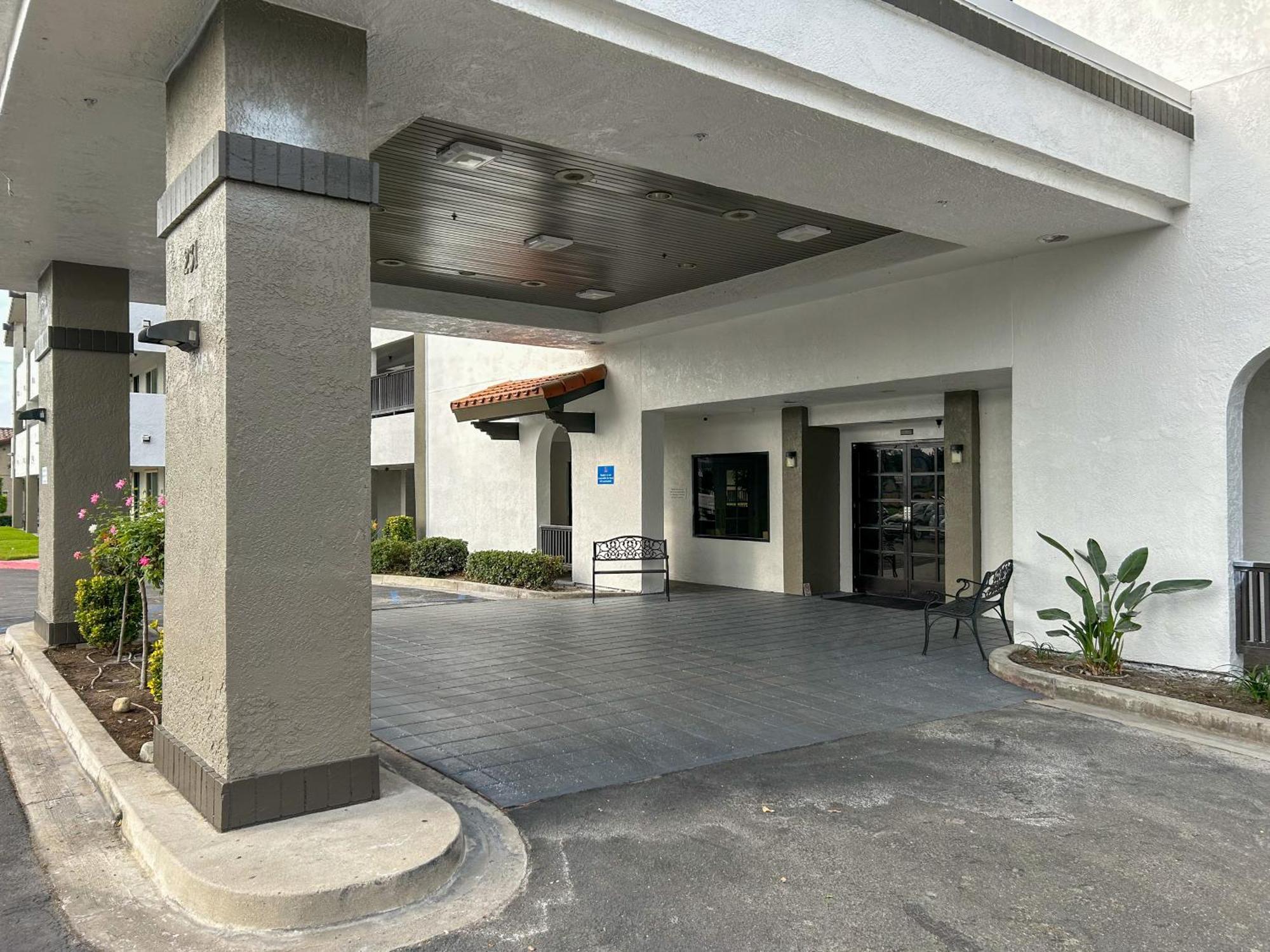 Motel 6 Ontario Ca Convention Center Airport Bagian luar foto