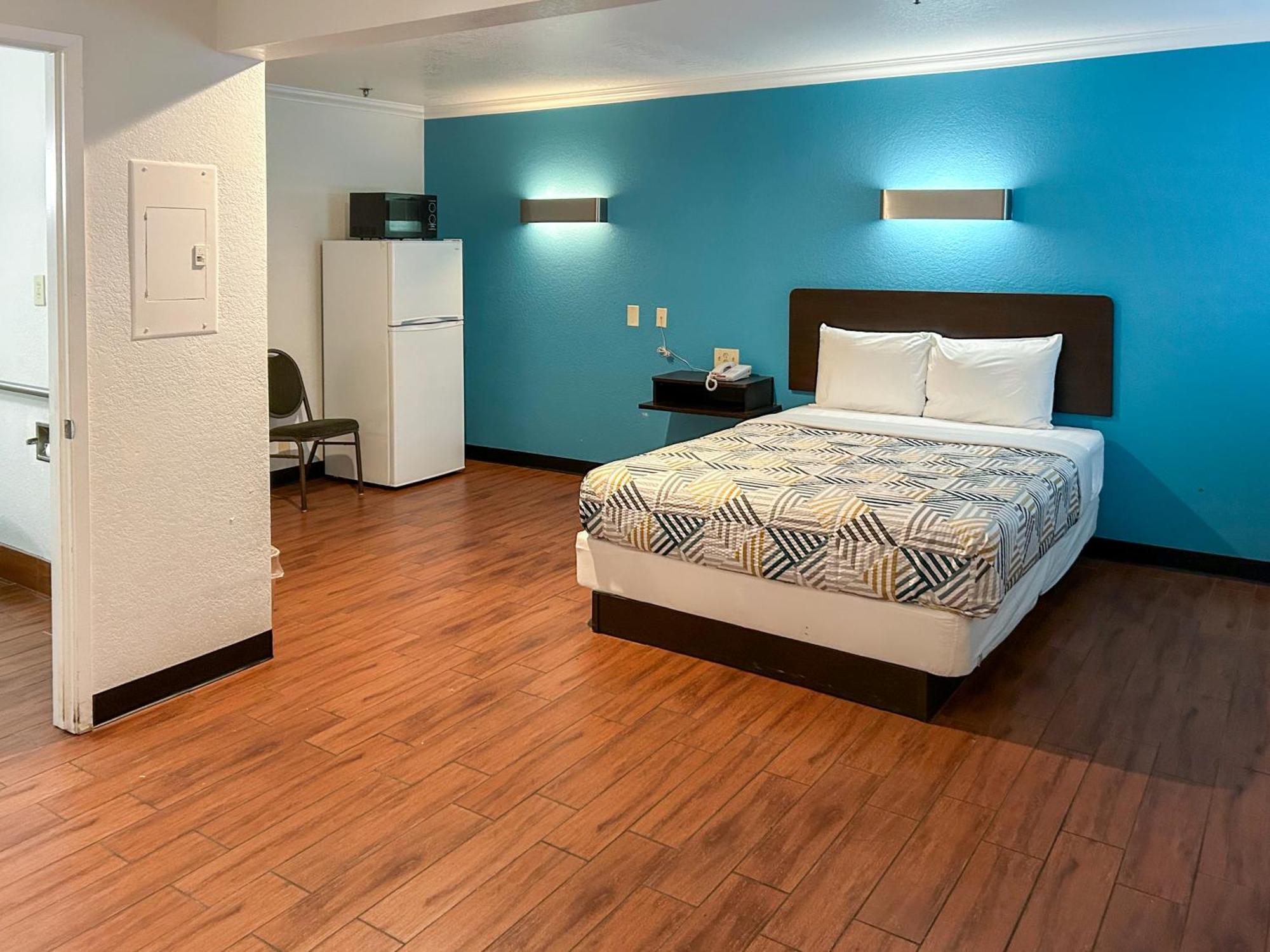 Motel 6 Ontario Ca Convention Center Airport Bagian luar foto